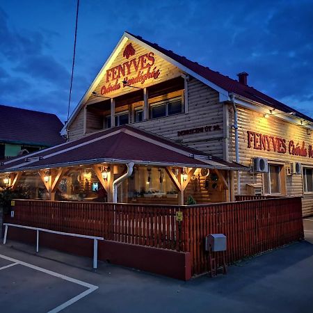 Fenyves Csarda Vendeghaz Hotel Nyiradony-Tamasipuszta Eksteriør billede